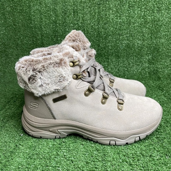 Skechers Women's Relaxed Fit: Trego Falls Finest  167178 Gray Faux Fur Sz 7 NEW - Picture 1 of 12